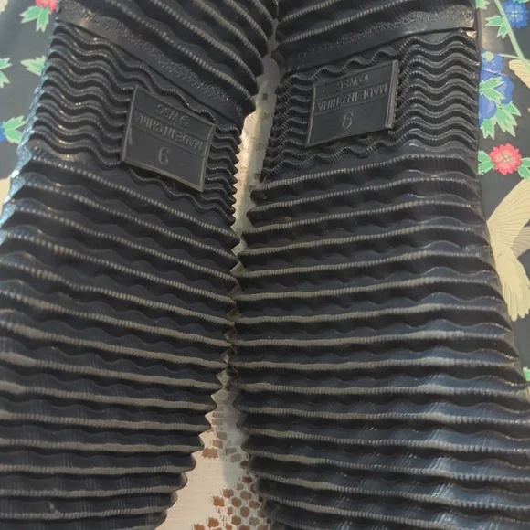 Western chief garden clogs floral hummingbirds size 9 - Picture 4 of 5